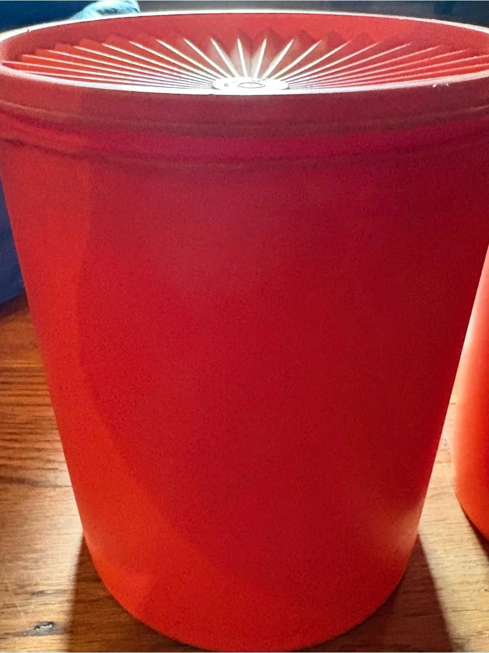 Tupperware Servalier canisters, Set of 4 (top to one is broken), Orange